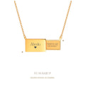 Cadena con colgante en forma de carta